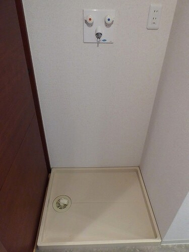 ライオンズマンション馬込マークヒルズ 室内洗濯機置場　※2014年7月撮影