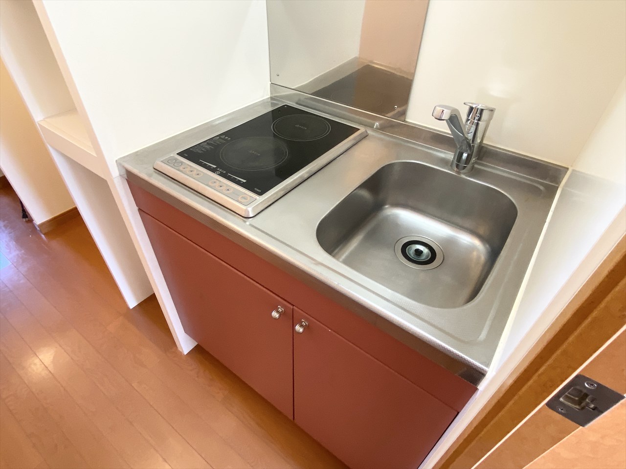 レオパレス旭２104号室 屋根付き駐輪場