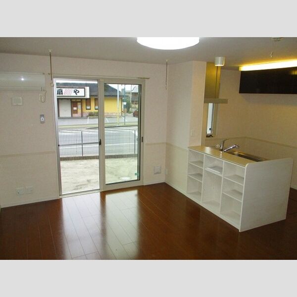 ルミエールE リビング