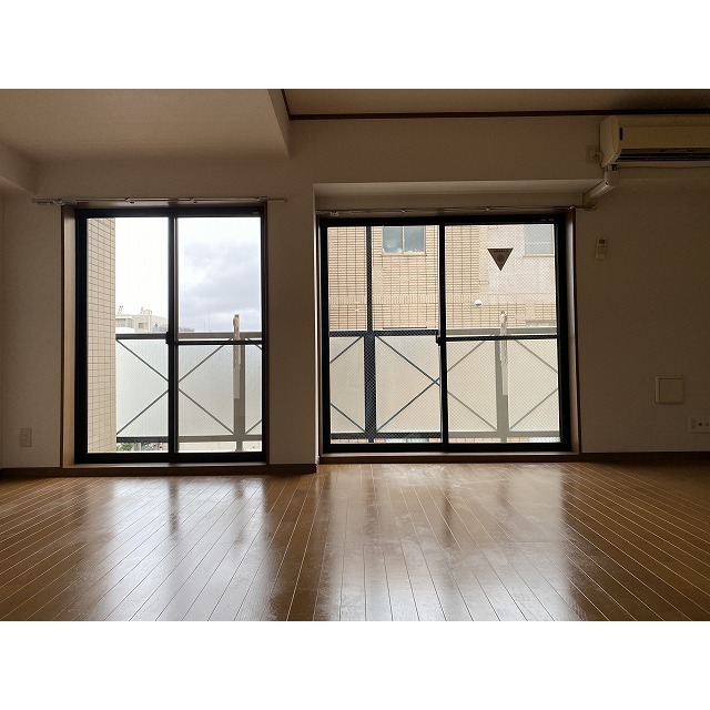 ラ・ポーム 内観