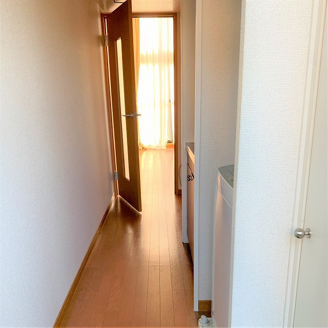 レオパレスサンシティー114号室 玄関