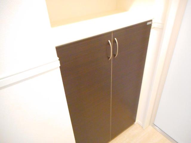 ビオラ・宮町102号室 下駄箱