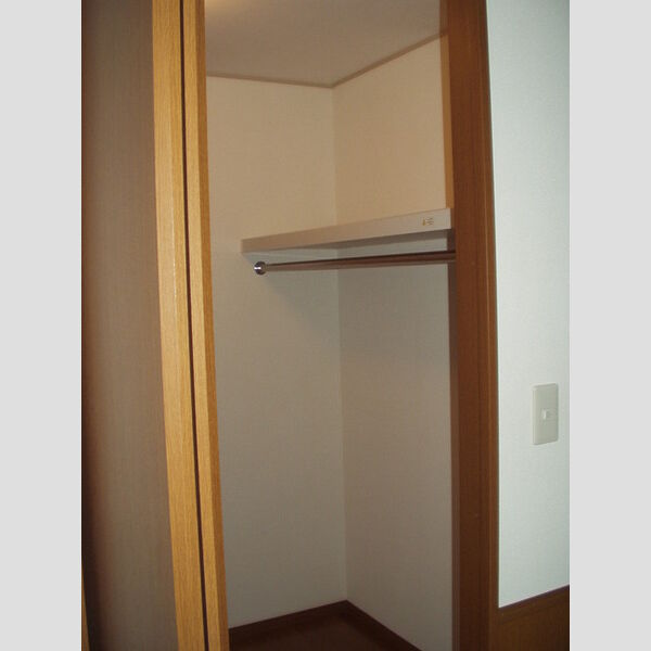 トリアード201号室 収納