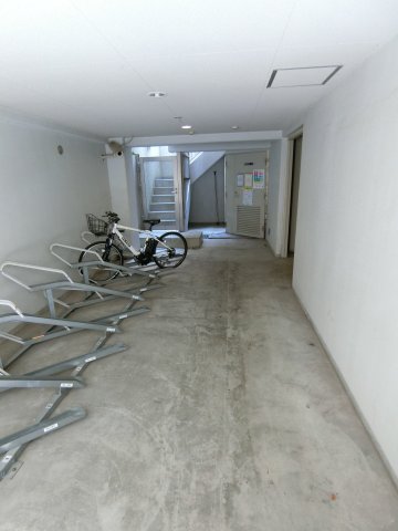 ＳＡＮ　ＳＵＲＩ池田山0203号室 駐輪場