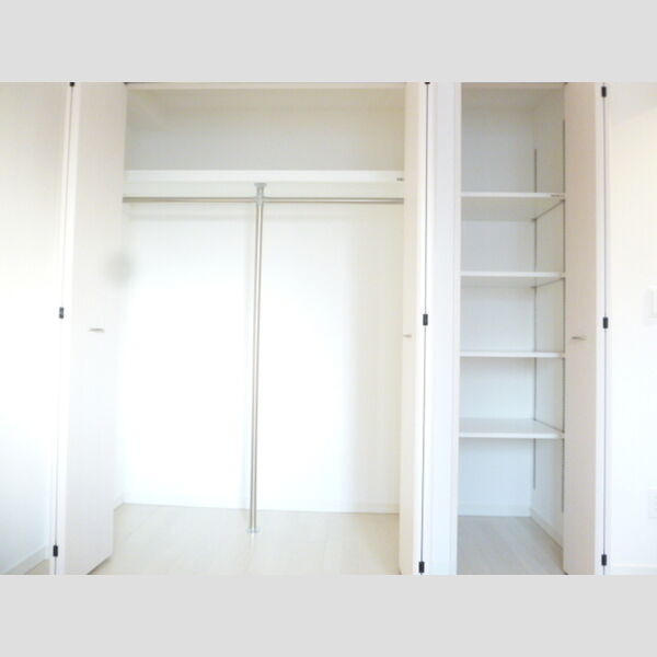 クレアガーデン302号室 収納