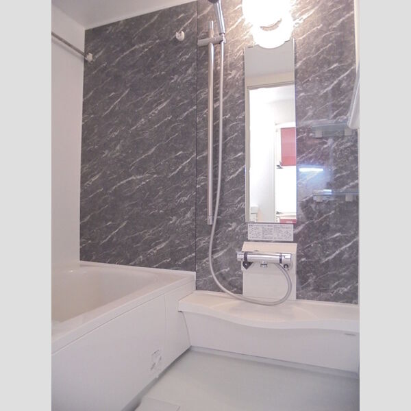 コルノリザイア305号室 305号室　浴室