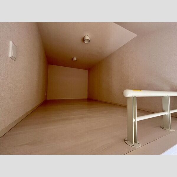 ソレイユ 小屋裏収納