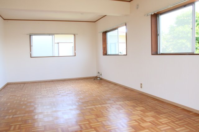 片瀬山戸建HOUSE号室 リビング