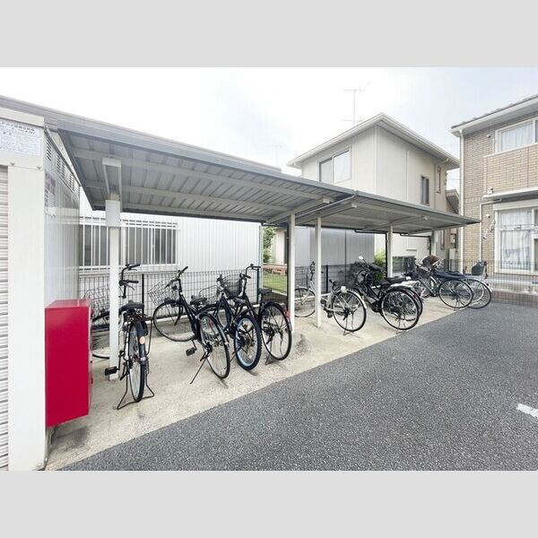 ロイヤルガーデン吉川　A/B/C/D/E 周辺