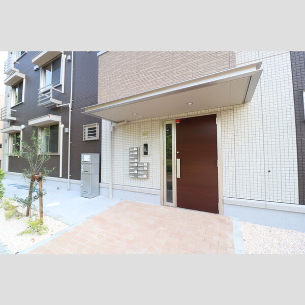 ロイヤルガーデンXI エントランス