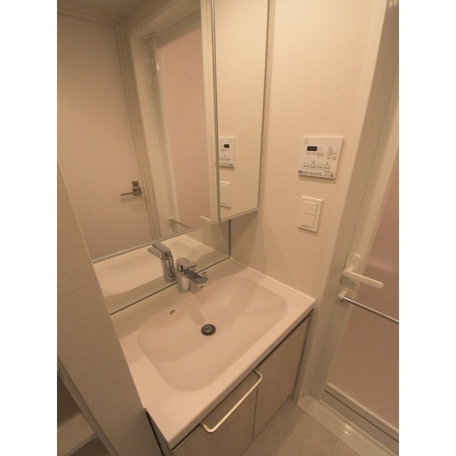 ラクレイス横濱関内0507号室 内観