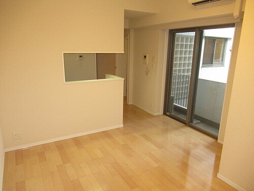 カテリーナ代々木プレイス リビングダイニング　※2021年6月撮影