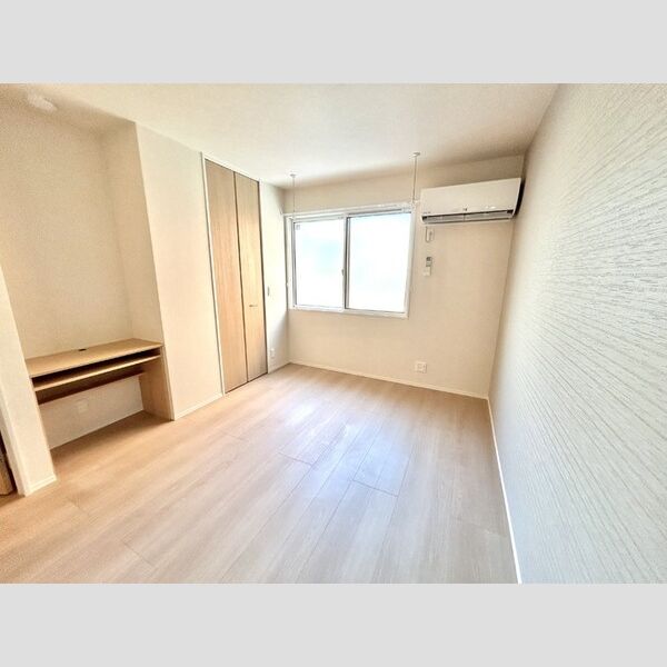 グランテージ海神E101号室 東側洋室