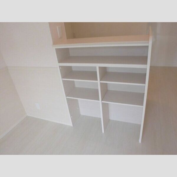 ウエストハイム　Ⅴ102号室 キッチン　カウンター収納棚