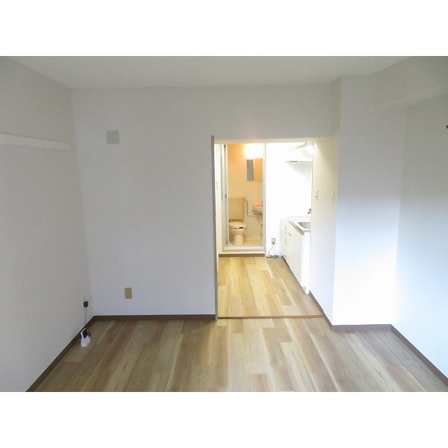 メゾン丸十 リビング