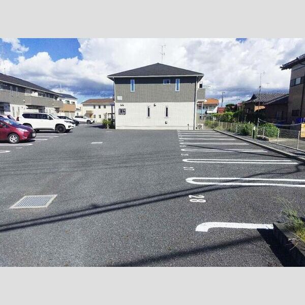 mille graine(ミル グレーヌ)　B 駐車場