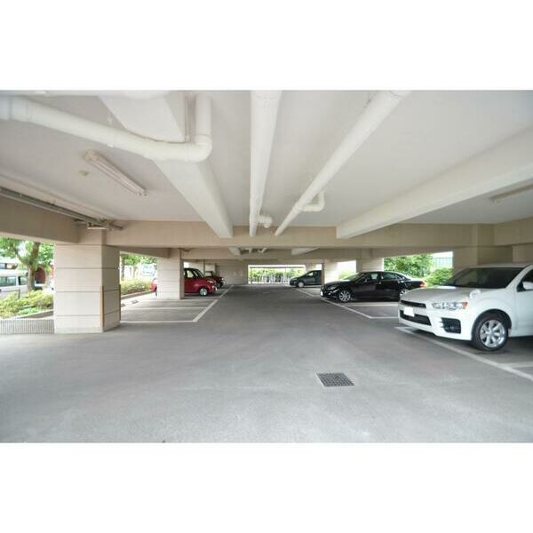 プランドール富士 駐車場