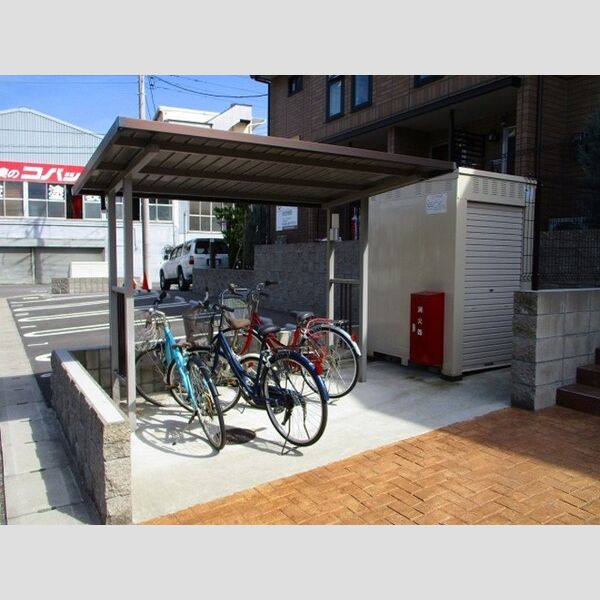 ウィンドモーレン 駐輪場