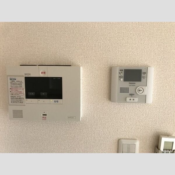 ステラ　トーレ(Stella　torre)203号室 テレビインターホン&セコムのセキュリティシステム