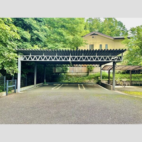 オークスコート　A 駐車場