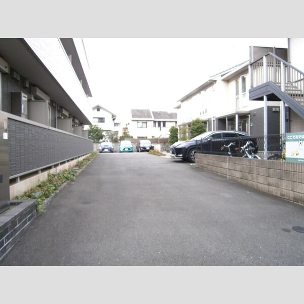 ルナマリア国立　A103号室 駐車場