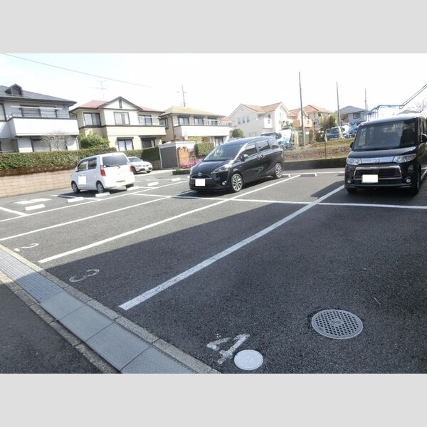 アンソレイエ 駐車場