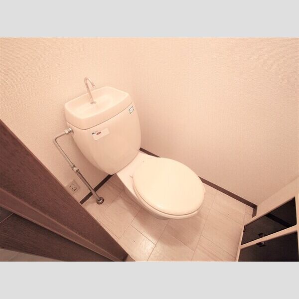 ストークコートN101号室 トイレ