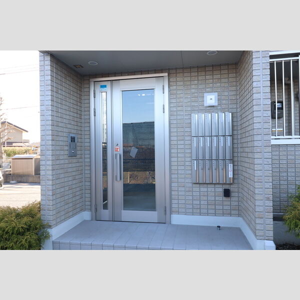 バラディー伏見107号室 エントランス