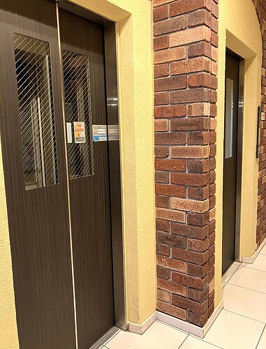 ロワール関内エナジス3階 エレベーター