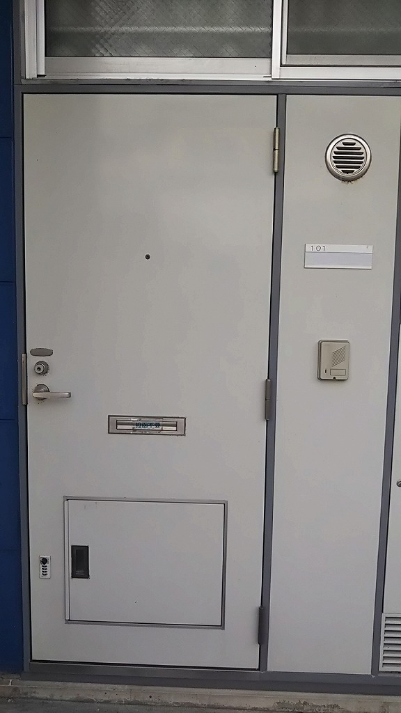 レオパレスグリーンヒルズ 玄関