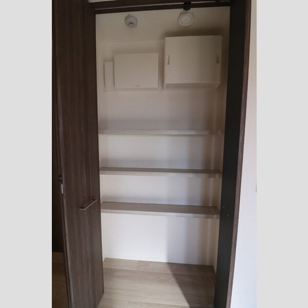 センカⅢ307号室 キッチン横　パントリー