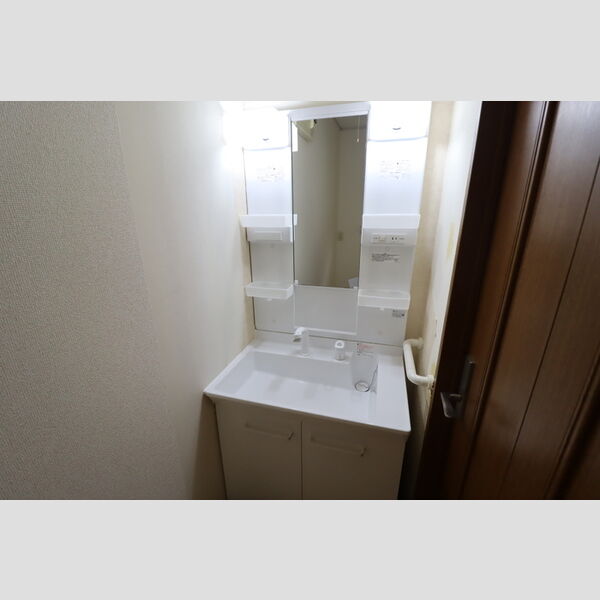 グレイス・パル国立B105号室 同建物別部屋の参考画像