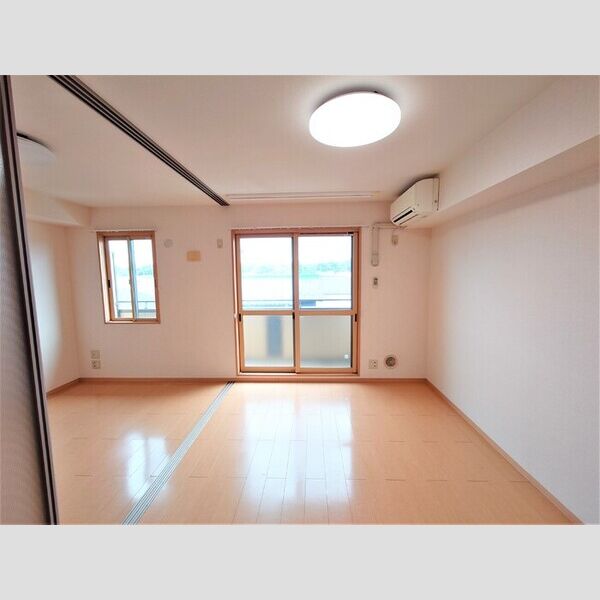 ヴァンセンヌ302号室 LDK10.5帖(別角度)