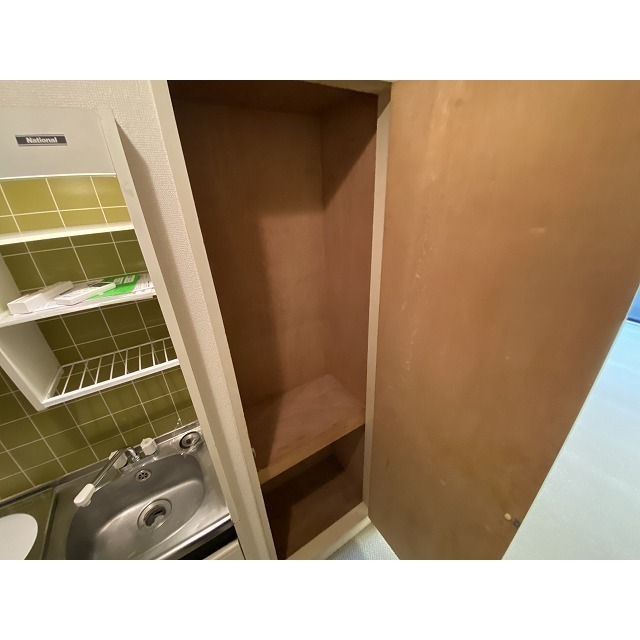 グローリア初穂桜台Ⅱ0107号室 物入