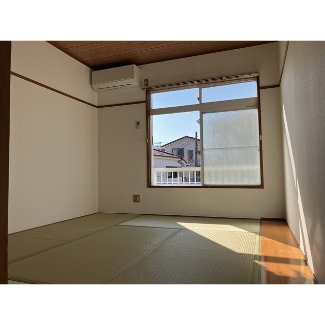 新田ハイツ203号室 リビング