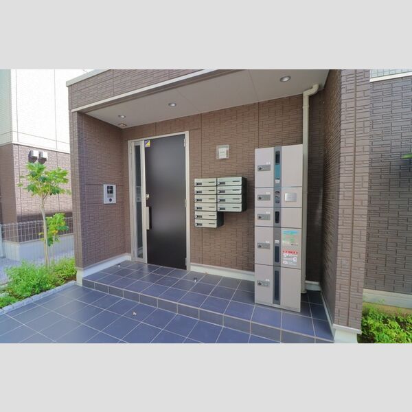 プルミエ　Ⅴ エントランス