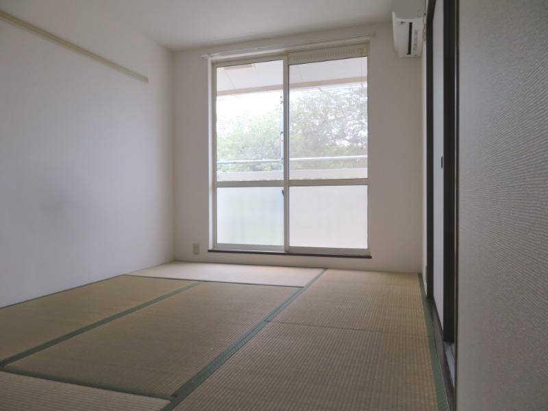 クレスト藤沢参番館1階 ＊別号室の写真となります。