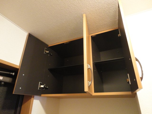 ガーデンヒルズNAKAYAMA壱番館110号室 下足箱（上）