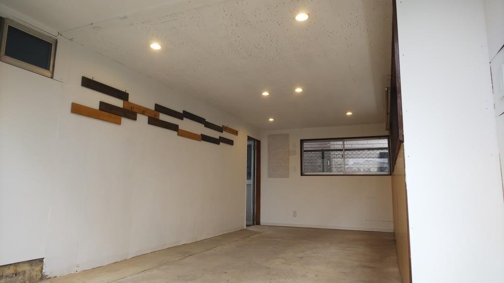 北欧風ヴィンテージリノベ戸建 駐車場