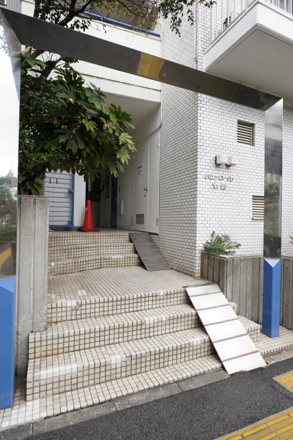 パレ・ドール本郷 エントランス