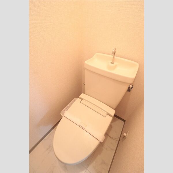 コンフォール203号室 トイレ