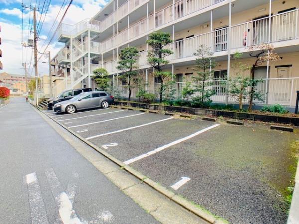 若尾山ハイツ3階 駐車場