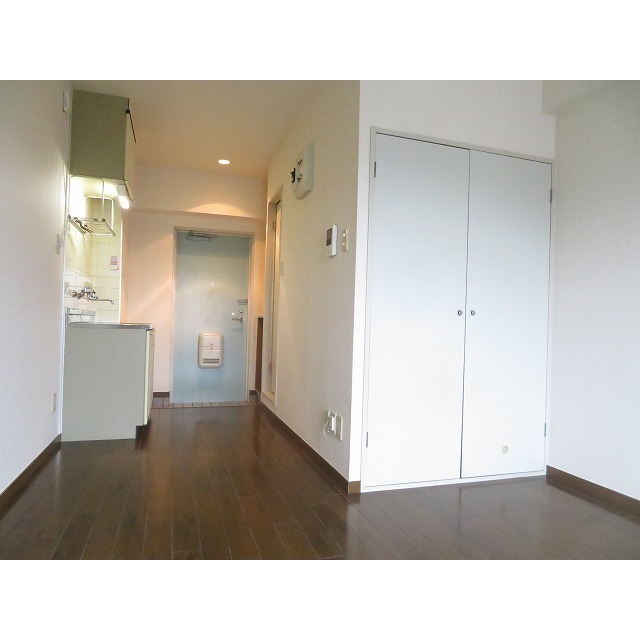 エレガンス綾瀬６0807号室 内観