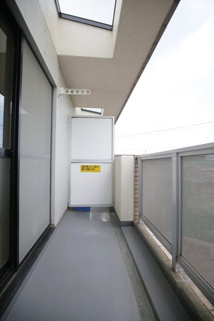 ガーデンクレスト１７１４3階 バルコニー