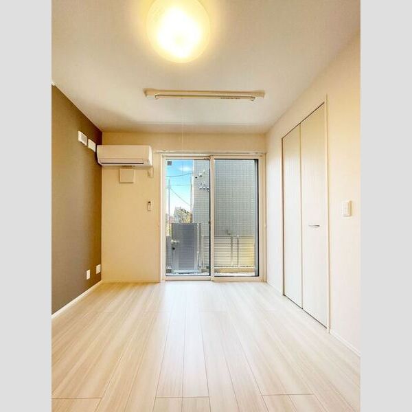 ルリアン給田 洋室