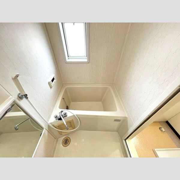 グリーンハイツ202号室 追い焚き機能付きバス