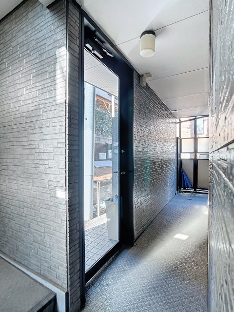 ＡＤＸ新宿河田町204号室 エントランス