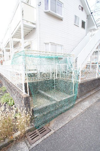 未貴ハイムＣ棟C103号室 敷地内ごみ置場♪