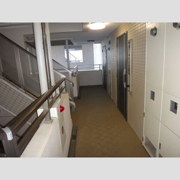 カスタリア要町 共用廊下