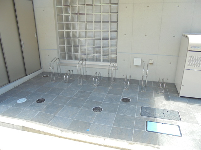 Ｌｉｂｅｒｔｙ　Ｂｅｌｌ0201号室 駐輪場